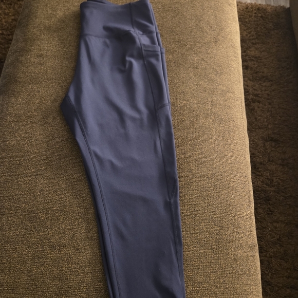 Stylish Blue Capris - Picture 4 of 4